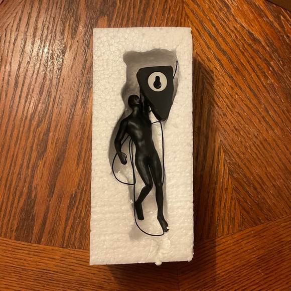 “Hanging Man” (One) Figure Fun Durable Resin Creative Sculpture Decor! - Picture 5 of 7